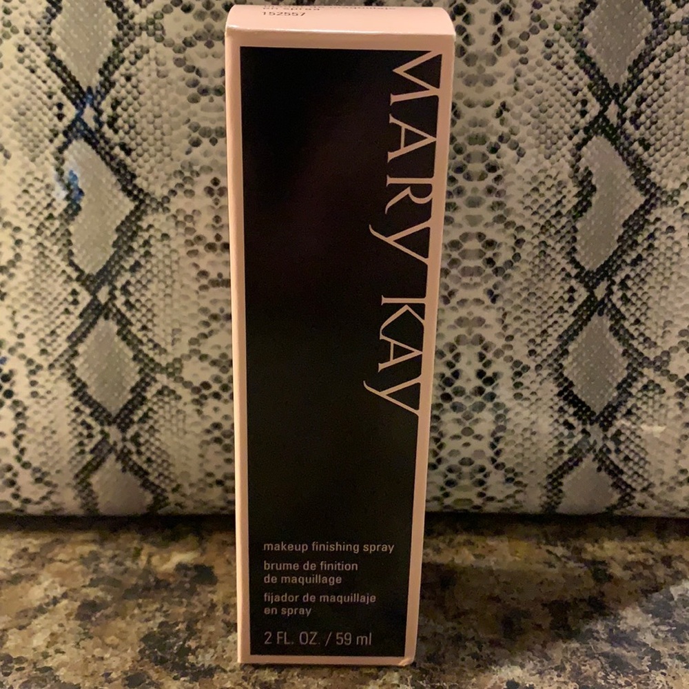 Mary Kay Finishing Spray